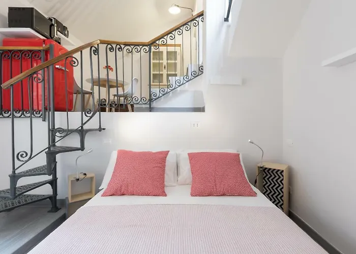 Quiet Pied A Terre With Terrace In Borgo Pio דירה *