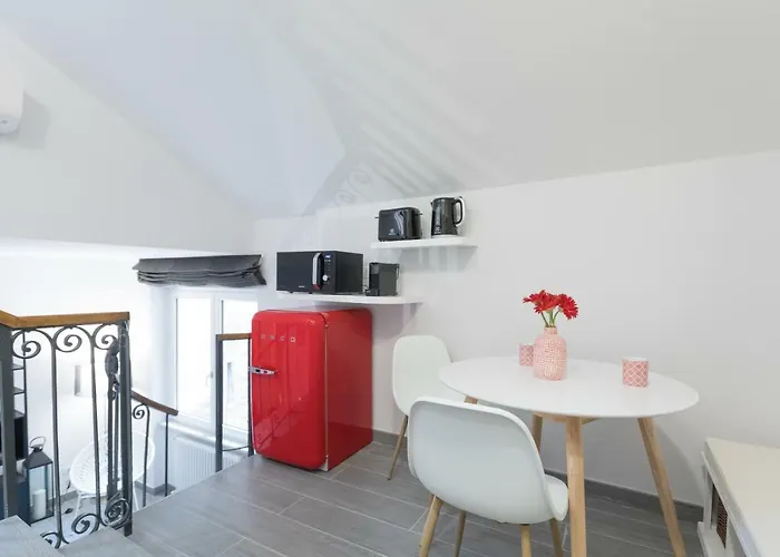Quiet Pied A Terre With Terrace In Borgo Pio דירה *