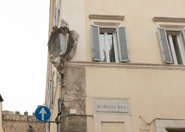Quiet Pied A Terre With Terrace In Borgo Pio * רומא
