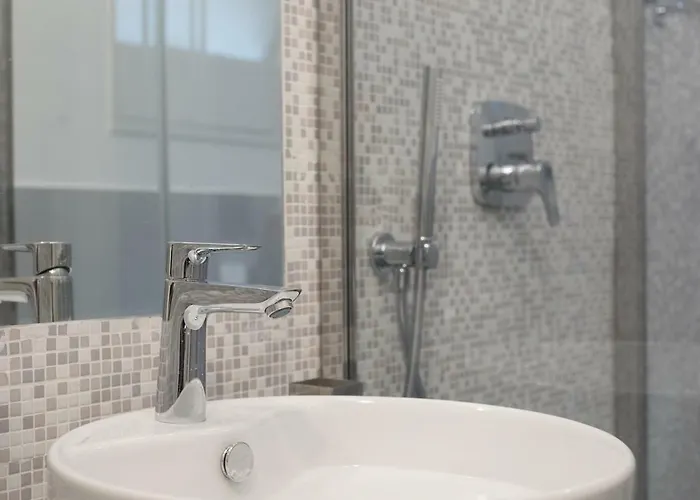 דירה Quiet Pied A Terre With Terrace In Borgo Pio רומא